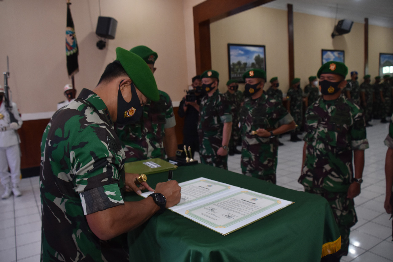 Danrem 073/Makutarama Pimpin Serahterima Jabatan Dandim 0717/Grobogan Dan Tradisi Prajurit